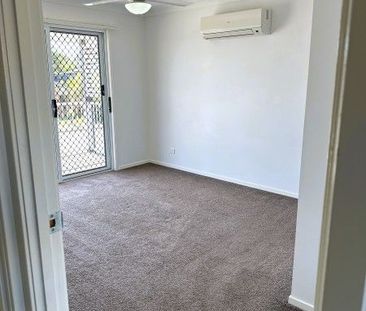 3 Bedroom, 2 Bathroom Townhouse - Photo 4