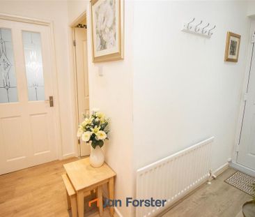 2 bedroom semi-detached bungalow to rent - Photo 3