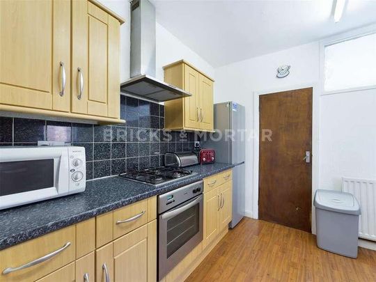 (?. Pppw)kenton Road, Gosforth, NE3 - Photo 1