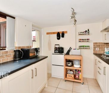 2 bedroom terraced house to rent - Photo 3