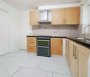 4 bedroom detached house to rent - Photo 3