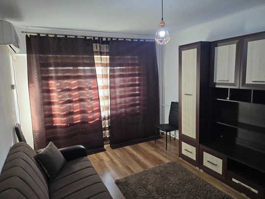 Apartament de inchiriat , 3 camere, zona UltracentralaIasi - Fotografie 1