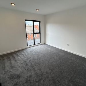 Burlington Square - Photo 2