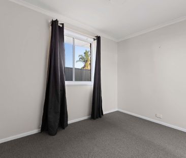 Short 2 Minute Drive to Munno Para Shopping Centre - Photo 6