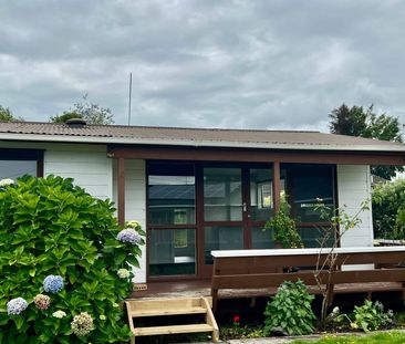 Freshly renovated 2-bedroom duplex - Photo 3