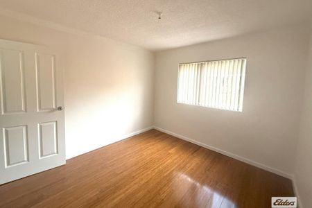 Well Maintained 2 Bedroom Unit! - Photo 4