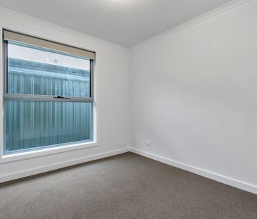 4 Bedroom Family Home! - Photo 4