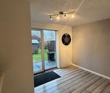 3 bedroom terraced house to rent - Photo 3