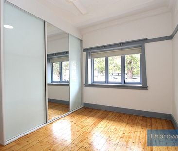 Renovated Three Bedroom Family Home!! - Photo 5