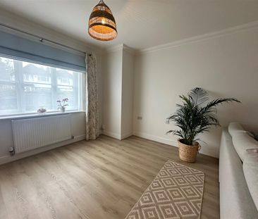 Courtlands Drive, Watford - Photo 1