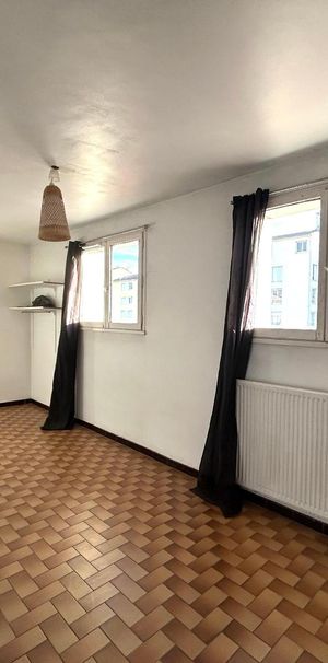 Location Appartement 1 pièce 32m² ST ETIENNE 42000 - Photo 1