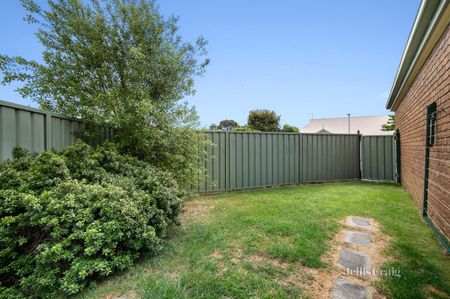 9 Balmoral Drive, Ballarat East - Photo 2