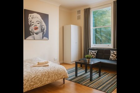 2 Bed Flat, Marylands Road, W9 - Photo 2