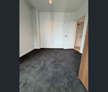 Luxury Living 21st floor - Photo 3