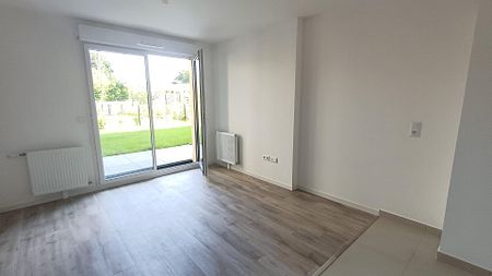 location Appartement T2 DE 38.05m² À ST CYR L ECOLE - Photo 4