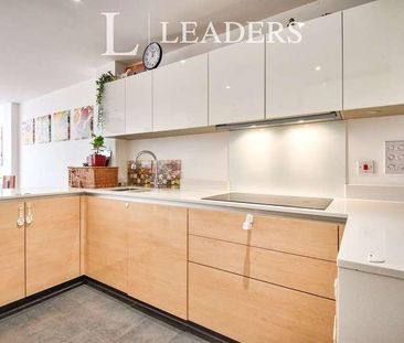 Charlock Close, Harold Wood, RM3 - Photo 2