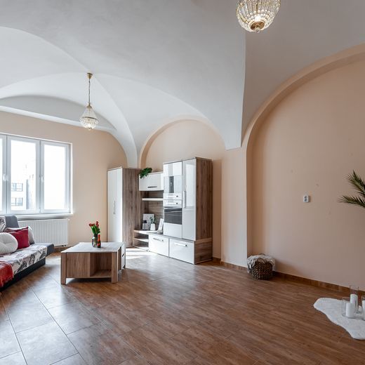 Na prenájom 2 izbový byt - Prešov, Hlavná ulica - Fotografia 1