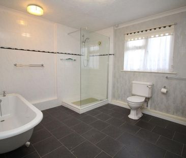 3 bedroom bungalow to rent - Photo 6