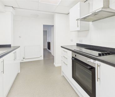 2 Bedroom Terraced - Photo 3