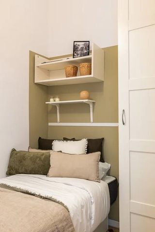 Carrer de Calàbria, Barcelona, Catalonia 08015 - Photo 4