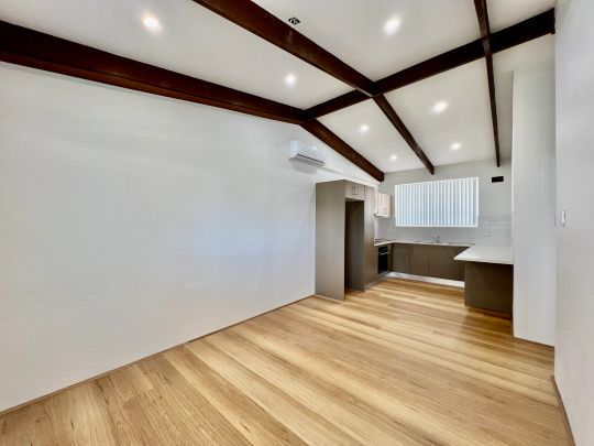 Renovated Villa in Great Location - Photo 1