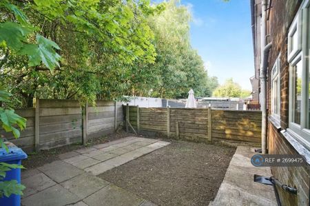 2 bedroom terraced house to rent - Photo 4