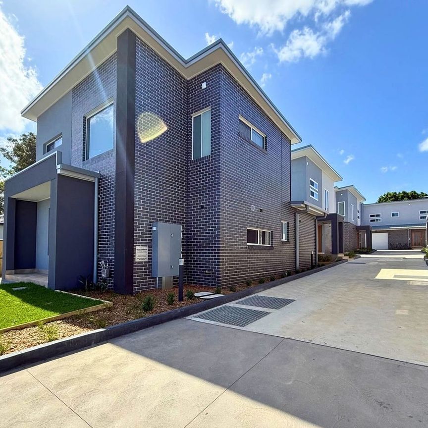 2/80-84 Camden Street, Fairfield Heights, NSW 2165 - Photo 2