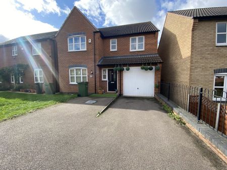 4 Bedroom Detached - Photo 3