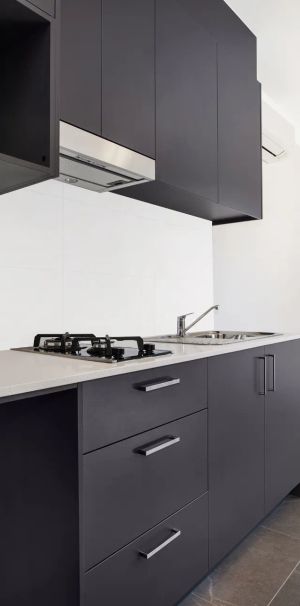 AIR- CONDITIONED MODERN STUDIO APARTMENT WITH PARK VIEWS - Photo 1