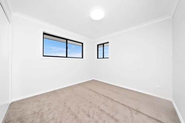 Nearly new 4 bedrooms in great location - Photo 1