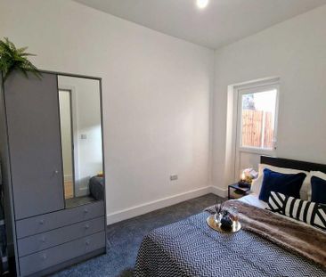 1 bedroom in a house share to rent - Photo 4