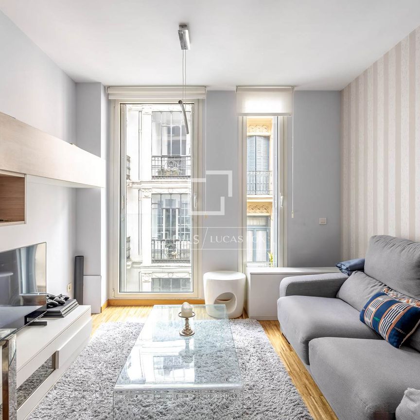 Excellent 1 Bedroom apartment for rent in Cortes / Huertas, Madrid - Photo 1
