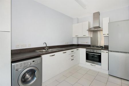 3 bedroom end of terrace house to rent - Photo 5