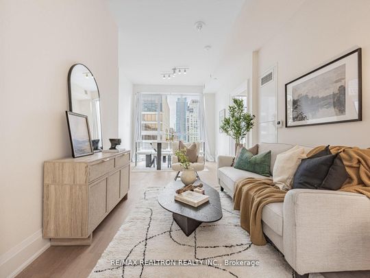 For Lease - 88 Cumberland Street Unit# 1801, Toronto, Ontario - Photo 1