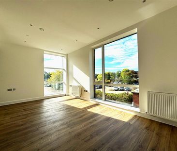 Sheila House, Fleet, Hampshire, GU51 - Photo 3