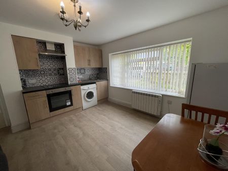 2 bedroom flat to rent - Photo 4