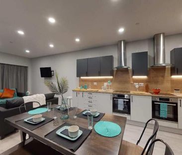 1 bedroom in a flat share to rent - Photo 3