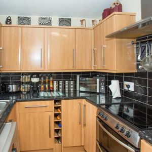 1 bedroom apartment to rent - Photo 2