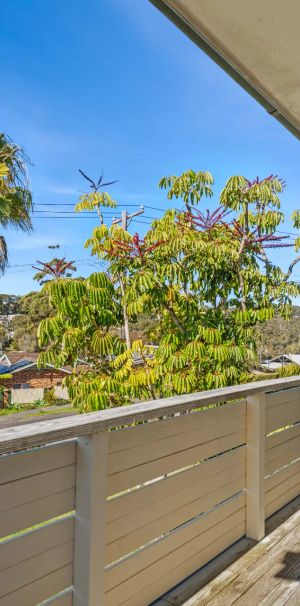 Cute Cottage with Ocean Views - Walk to the Beach - Photo 1