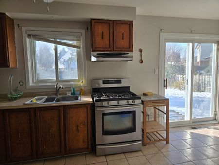 For Lease - 121 Purvis Crescent, Toronto, Ontario - Photo 2