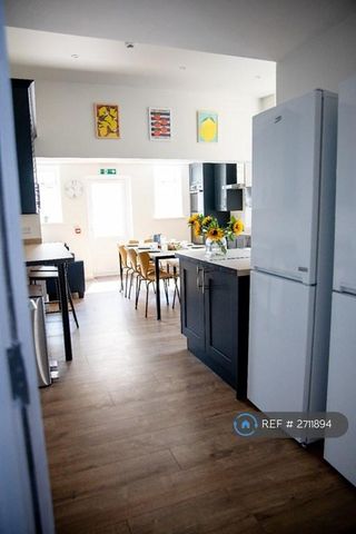1 bedroom in a house share to rent - Photo 2