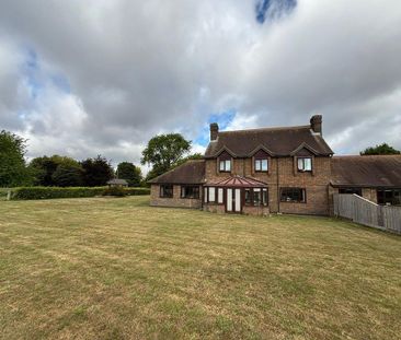 4 bedroom detached house to rent - Photo 4