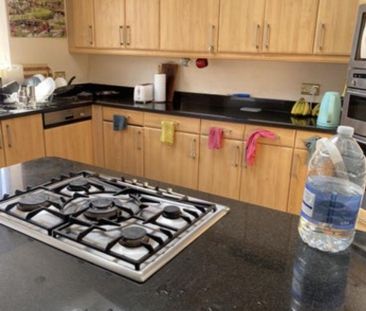 1 bedroom in a house share to rent - Photo 4