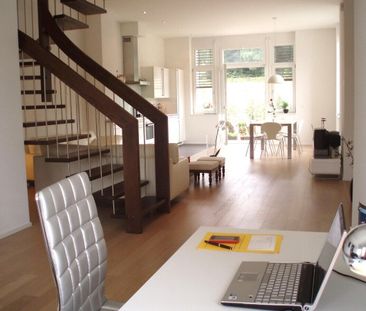 Charming 3-room duplex with direct access by elevator - Photo 4