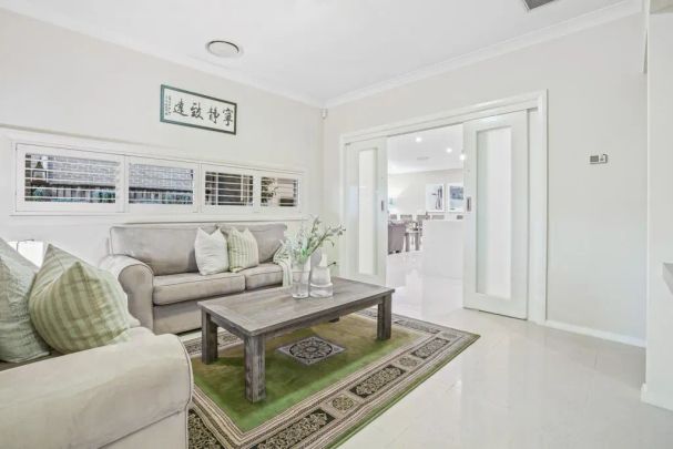 Spacious Family Single Level - Photo 1