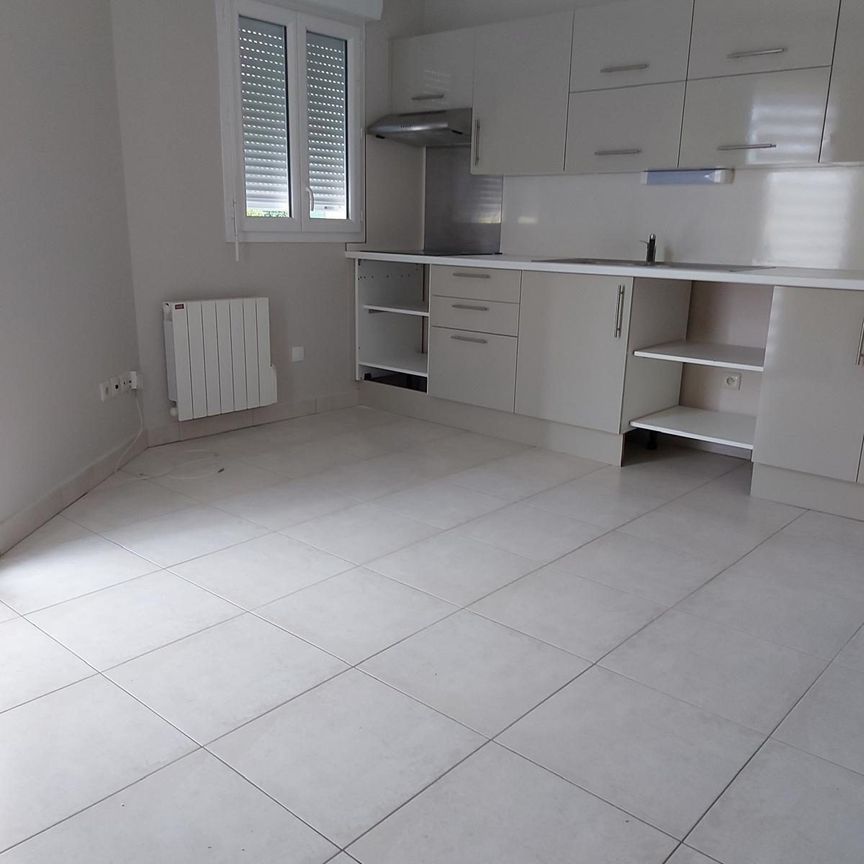 Location Appartement 1 pièce 22m² LES ESSARTS LE ROI 78690 - Photo 1