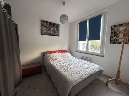 Location Appartement 4 pièces 86m² TOULON 83000 - Photo 5