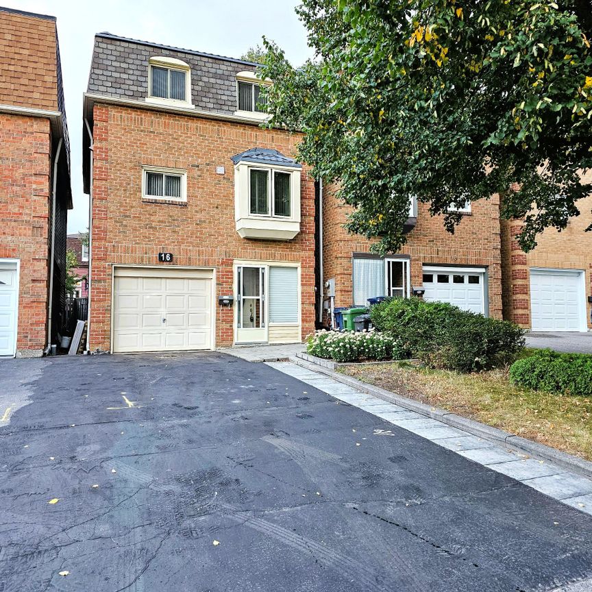 For Lease - 16 Carlingwood Court, Toronto, Ontario - Photo 1