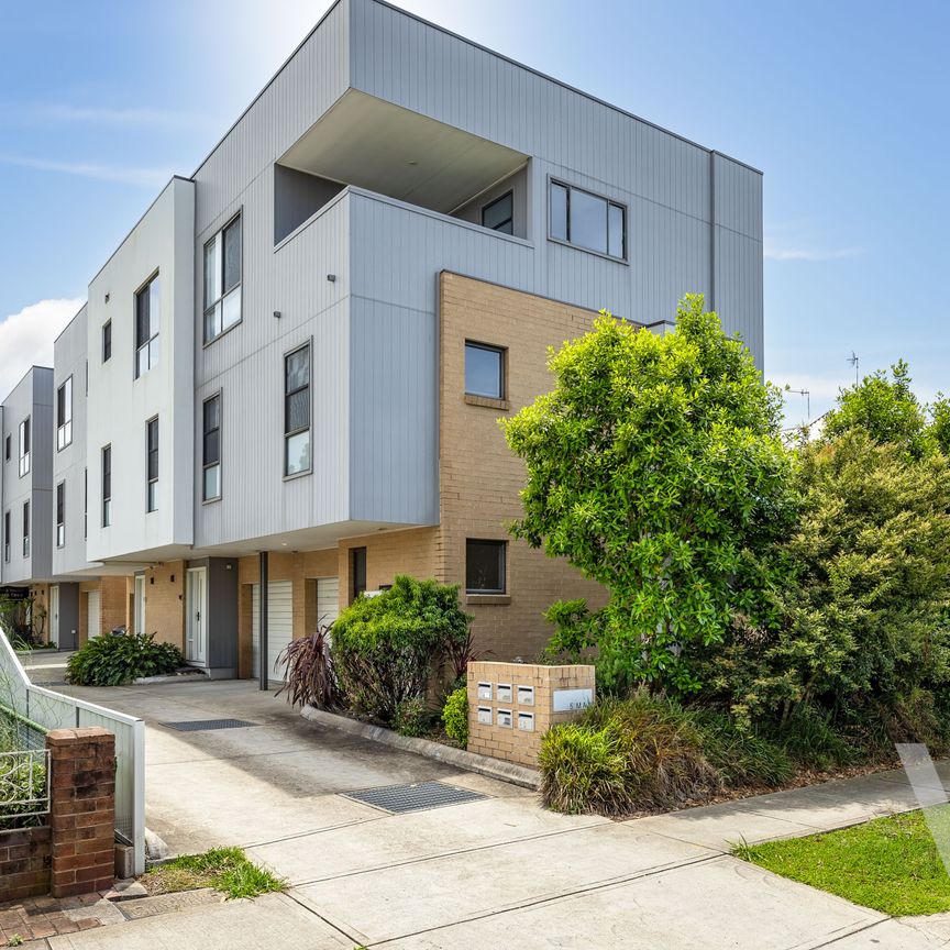 1/5 May Street, Mayfield NSW 2304 - Townhouse For Rent | Domain - Photo 1