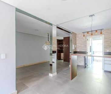 Casa com 3 quartos e 160m² para alugar em Vila Nova, Porto Alegre. - Foto 1